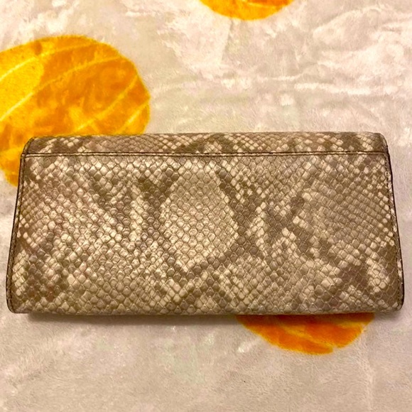 Michael Kors Python🐍 Leather Bundle EPOC Bag & Matching Wallet Bundle - Picture 10 of 11